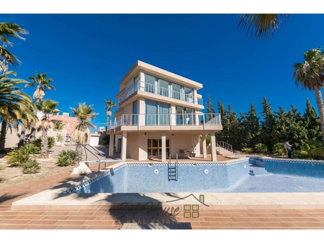 Properties for sale and rent in Spain photo 4