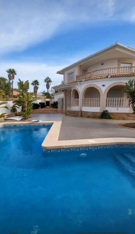 Properties for sale and rent in Spain photo 2