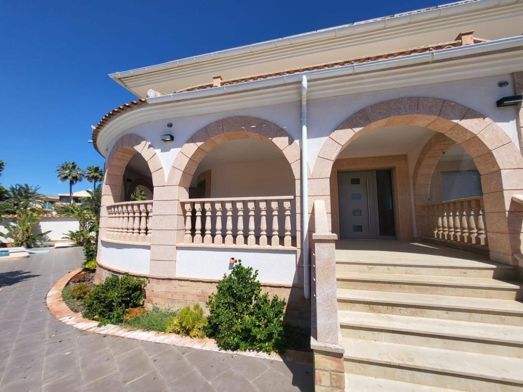 Properties for sale and rent in Spain photo 4