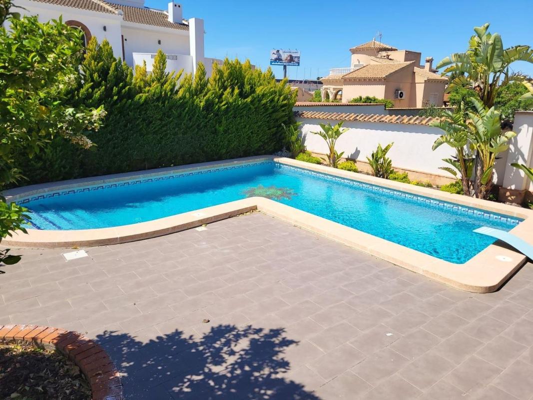 Properties for sale and rent in Spain photo 5