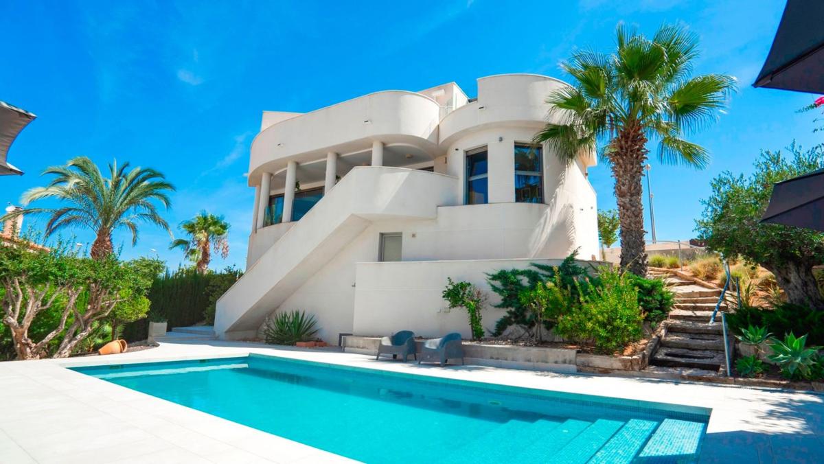 Properties for sale and rent in Spain photo 1