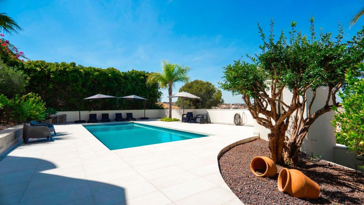 Properties for sale and rent in Spain photo 4