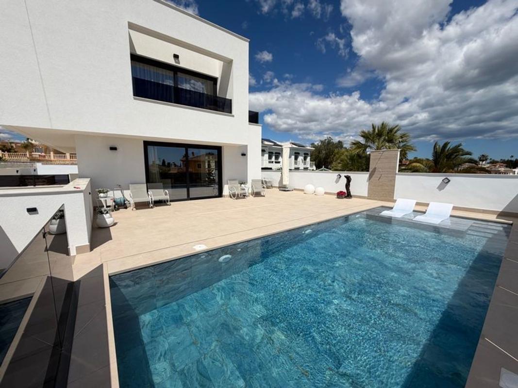 Properties for sale and rent in Spain photo 1