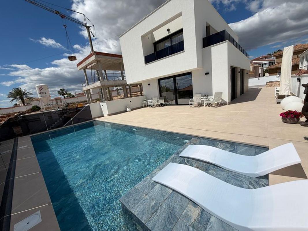 Properties for sale and rent in Spain photo 3