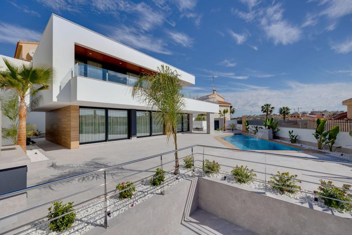 Properties for sale and rent in Spain photo 3