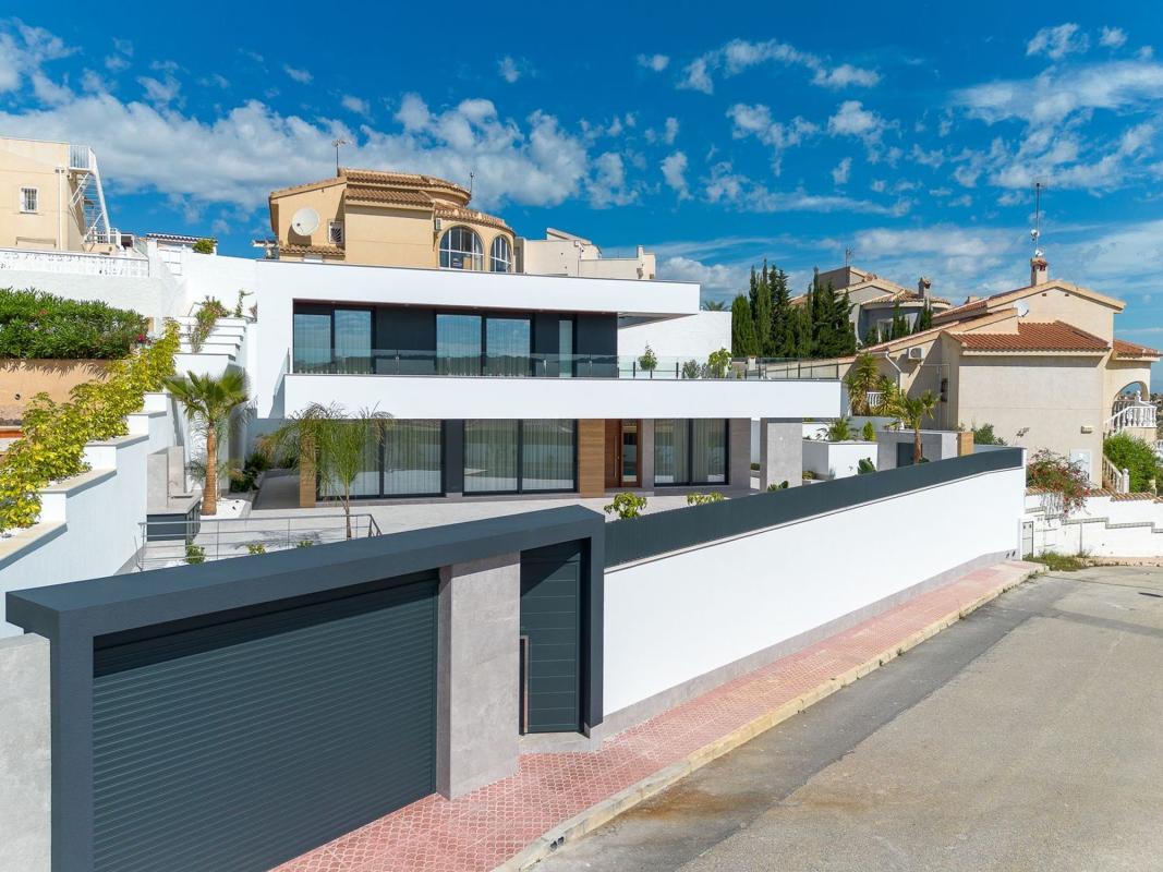 Properties for sale and rent in Spain photo 4