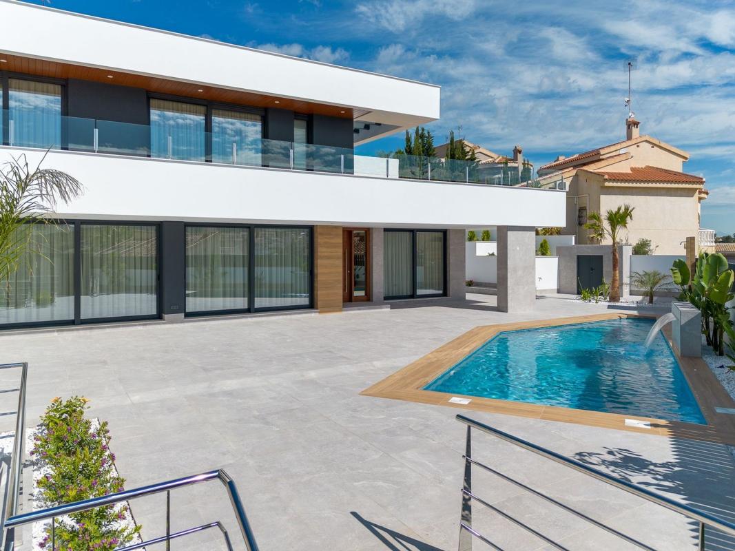 Properties for sale and rent in Spain photo 5