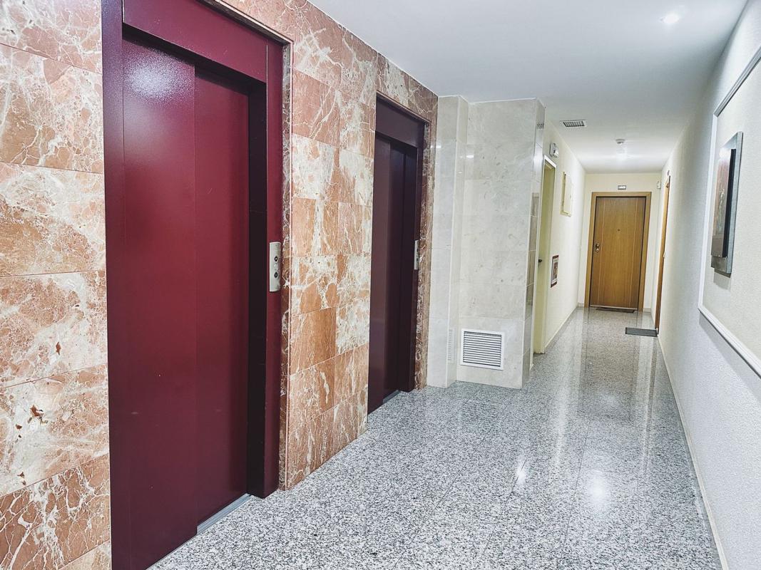 Venta de piso en Piso en Calle Presidente Adolfo Suárez, 12, Pueblo Poniente, Benidorm, Benidorm
photo 2