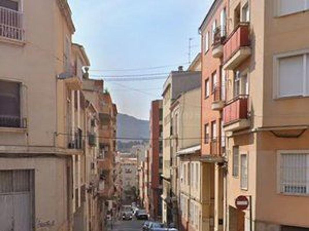 Продажа квартиры на Piso en Barri Eixample, Alcoy / Alcoi, Алкой
photo 1