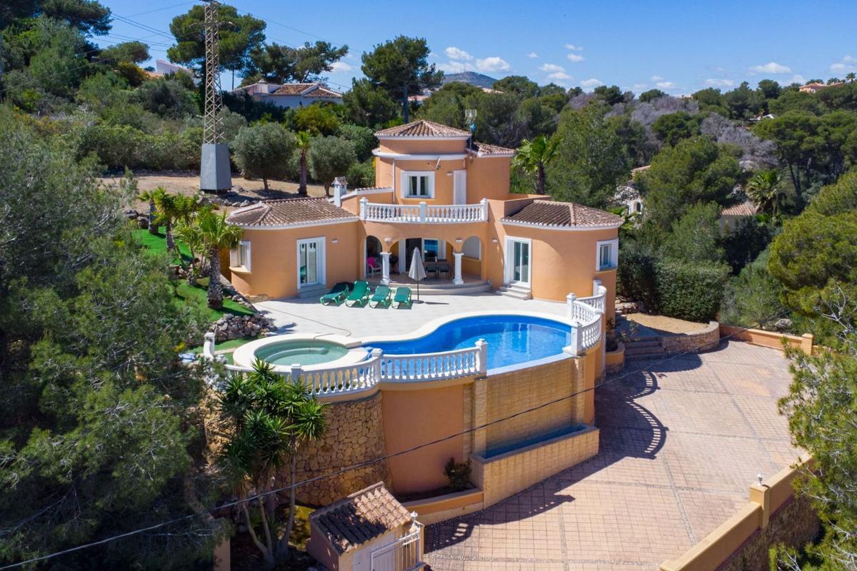Properties for sale and rent in Spain photo 2