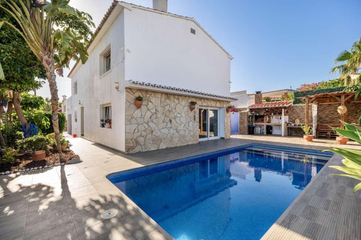 Properties for sale and rent in Spain photo 2