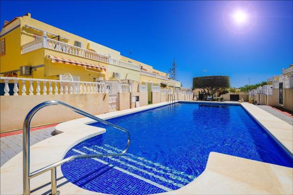 Chalet adosado en Plaza F-2 Filipinas Oeste, Las Filipinas, Orihuela thumbnail 1