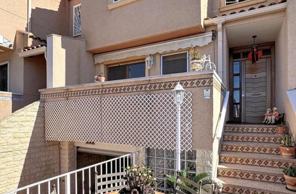 Properties for sale and rent in Spain photo 1