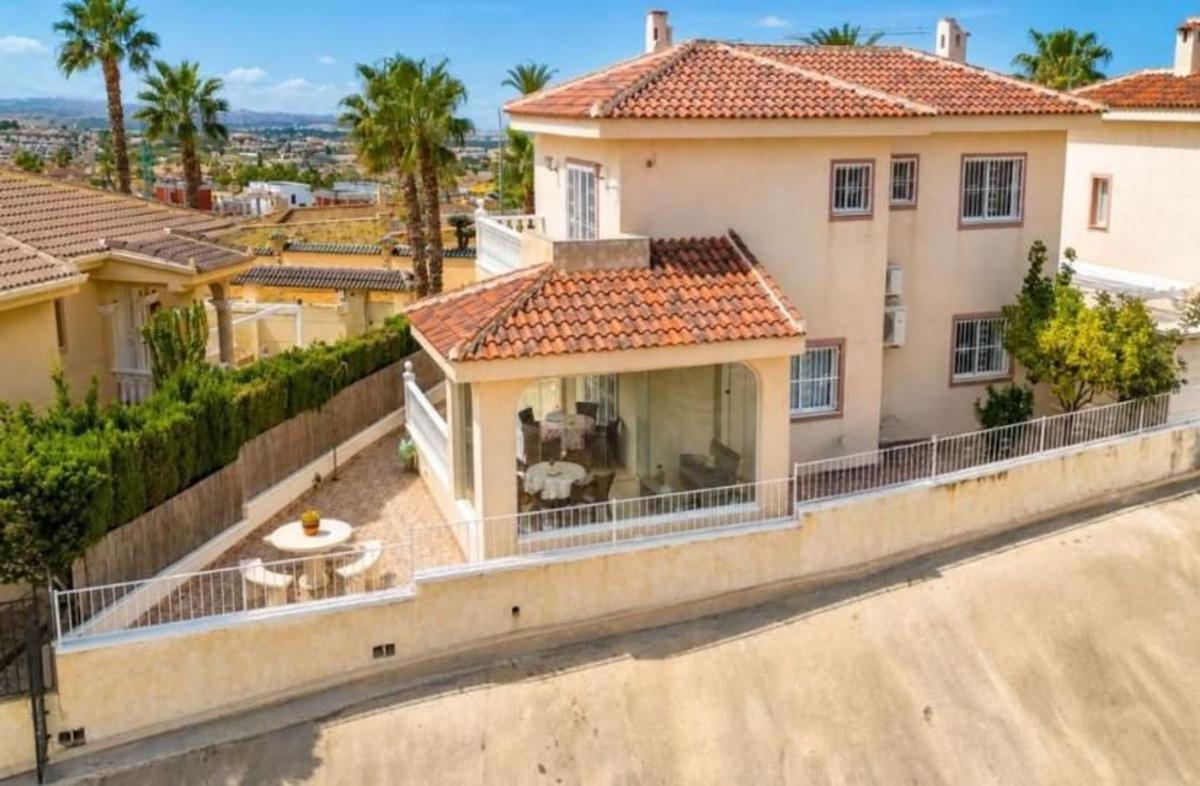 Properties for sale and rent in Spain photo 1
