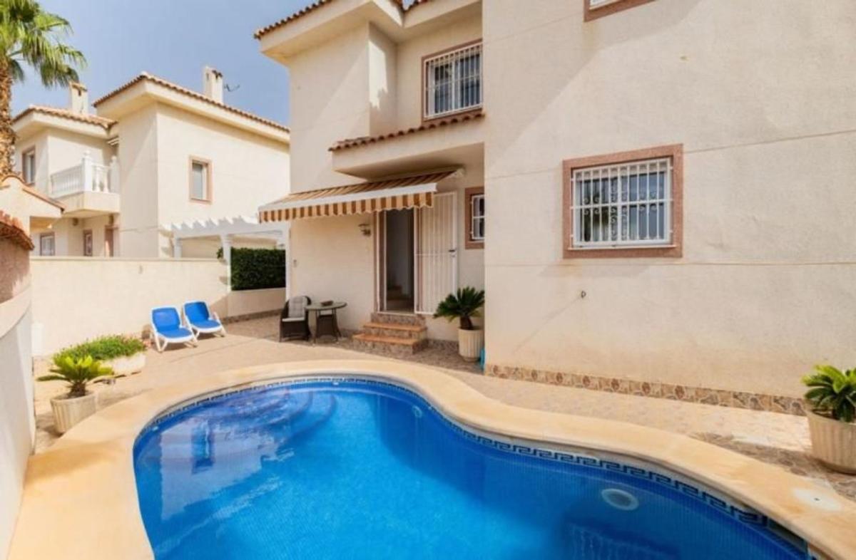 Properties for sale and rent in Spain photo 2