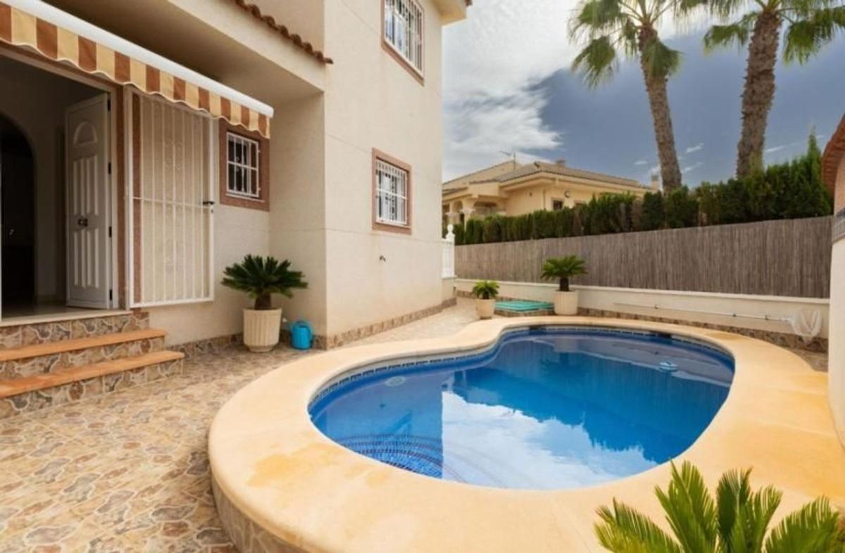 Properties for sale and rent in Spain photo 4
