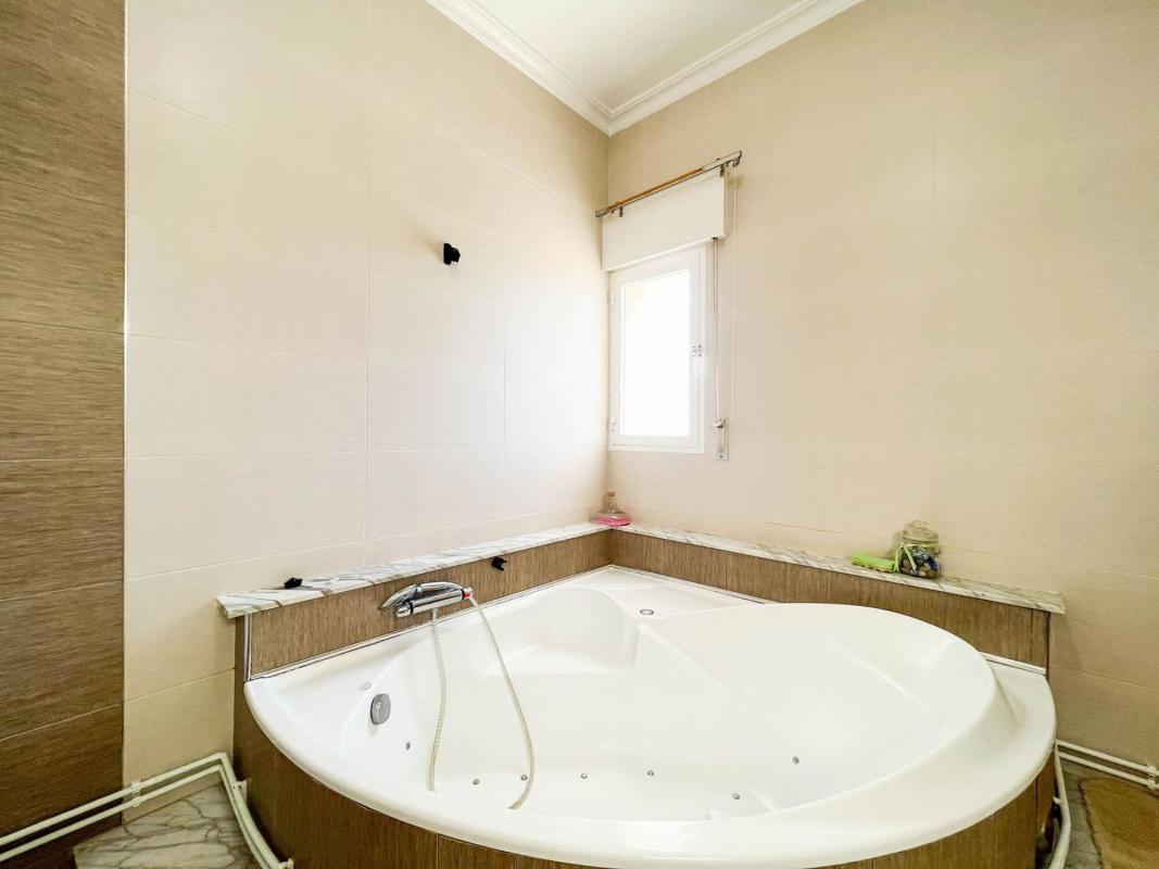 Properties for sale and rent in Spain photo 5