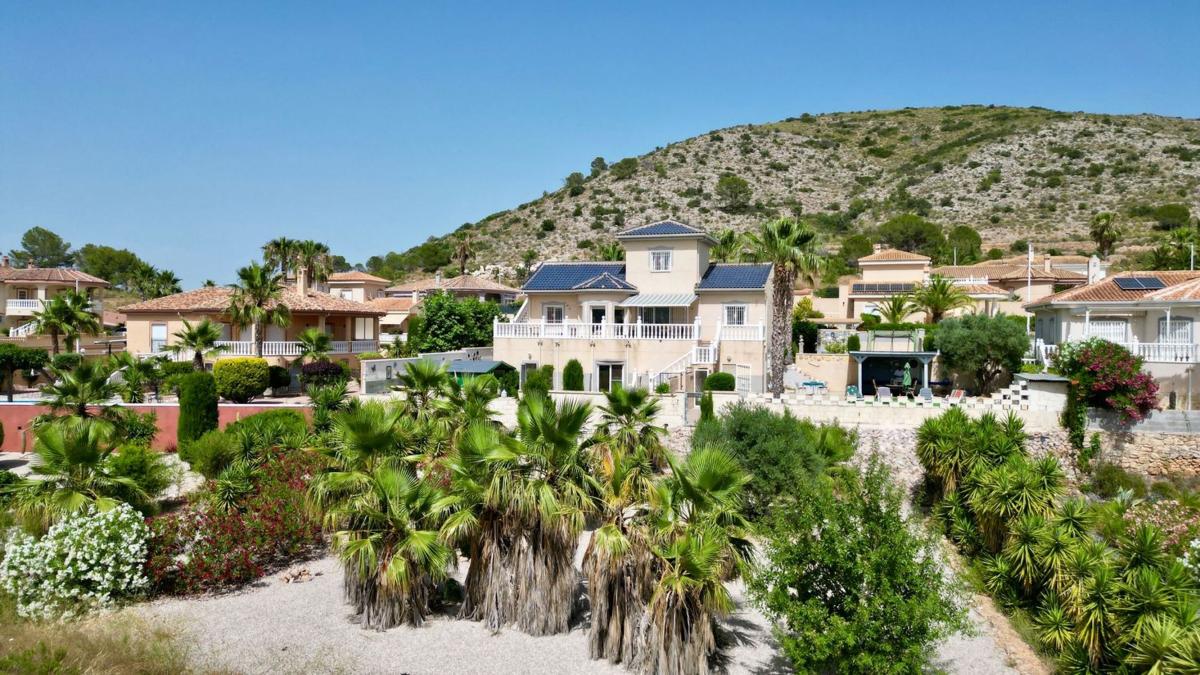 Properties for sale and rent in Spain photo 3