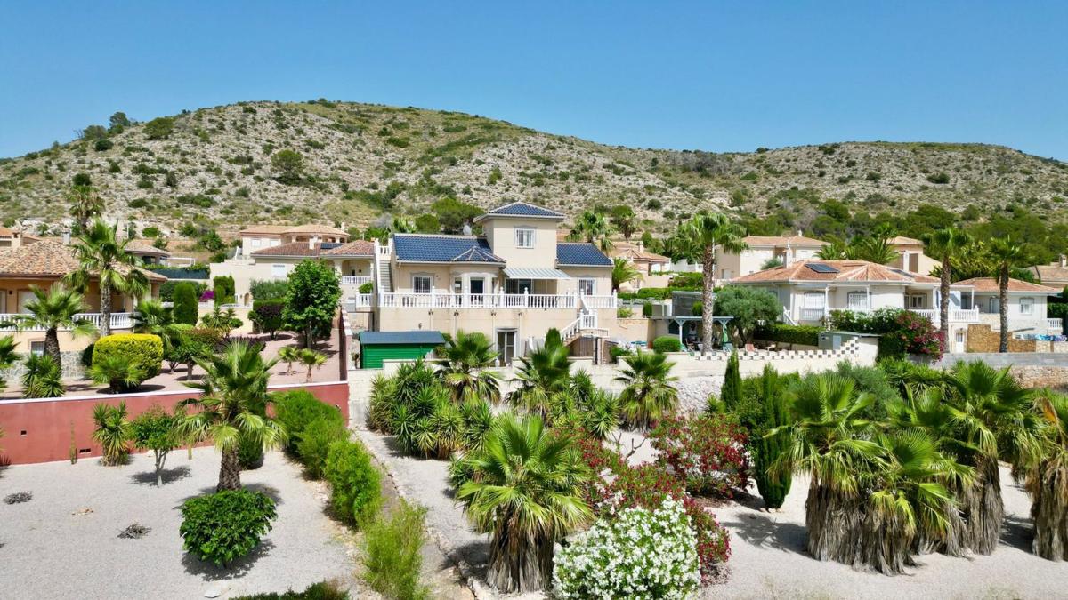 Properties for sale and rent in Spain photo 4