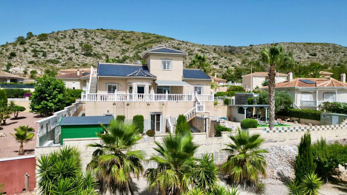 Properties for sale and rent in Spain photo 5