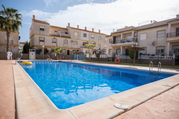 Chalet adosado en Las Filipinas, Orihuela photo 1