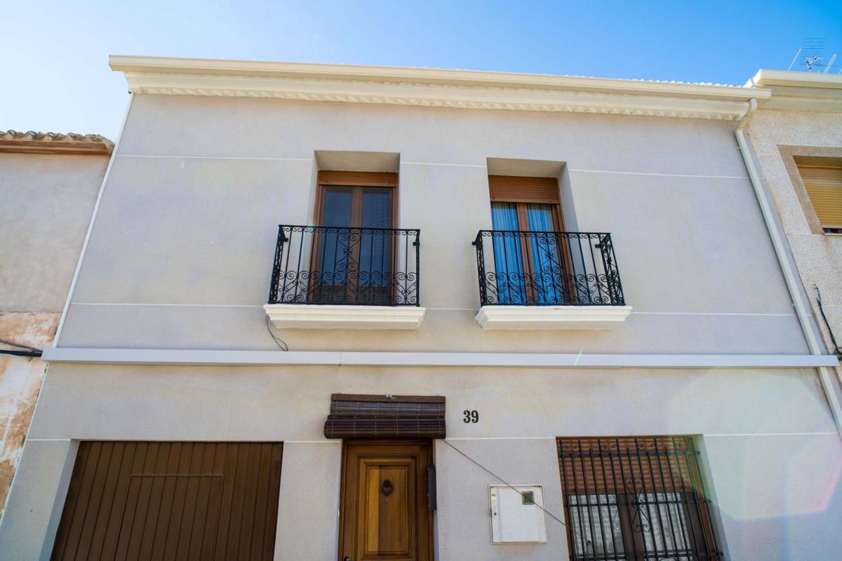 Properties for sale and rent in Spain photo 2