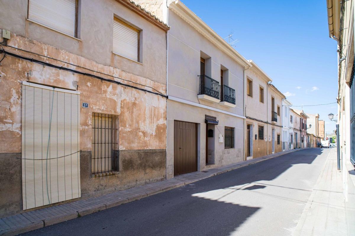 Properties for sale and rent in Spain photo 3