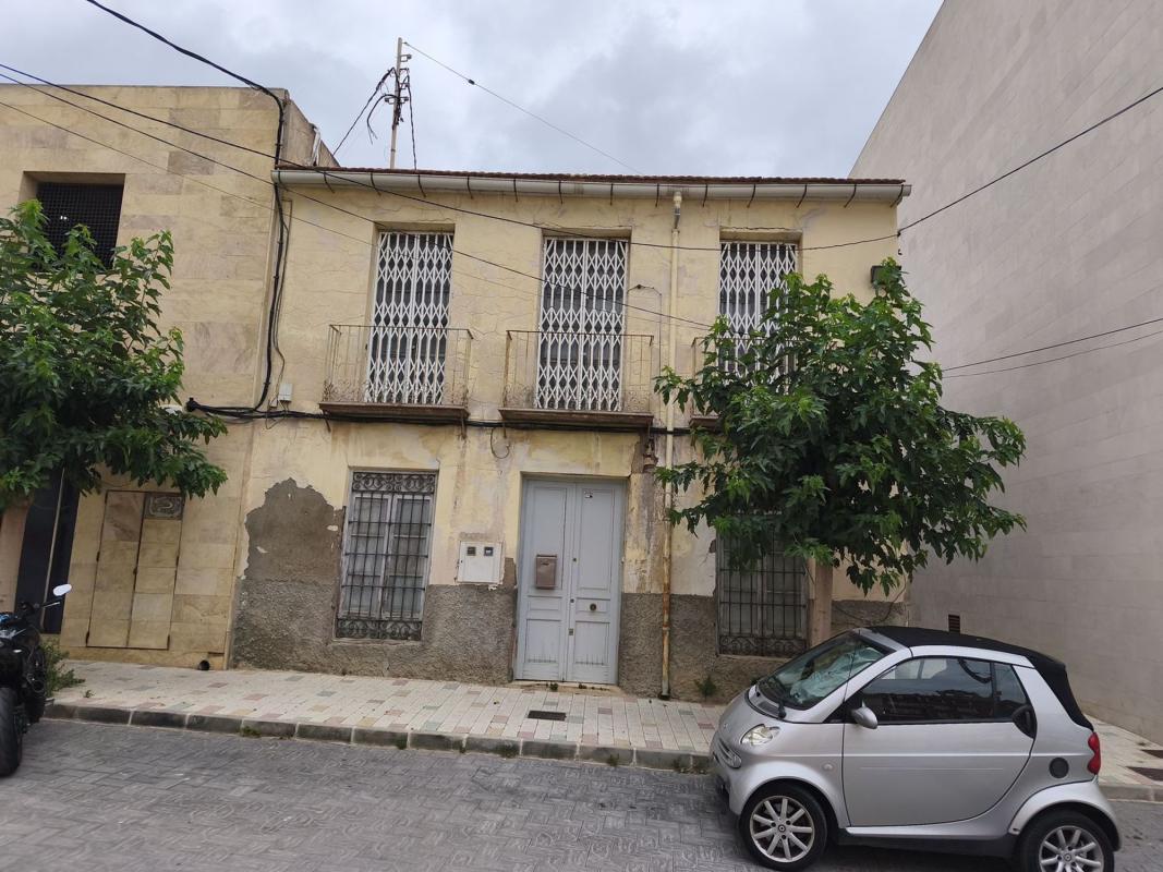 Propiedades en venta y alquiler en España photo 1