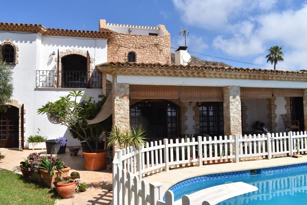 Propiedades en venta y alquiler en España photo 2