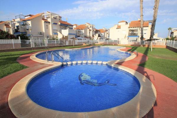 Independent chalet for sale in Casa o chalet en Calle Guapiles, Playa Flamenca, Orihuela, Orihuela
 photo 1