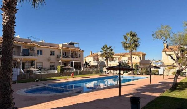 Independent chalet for sale in Casa o chalet en Calle República Dominicana, Las Filipinas, Orihuela, Orihuela
 photo 1