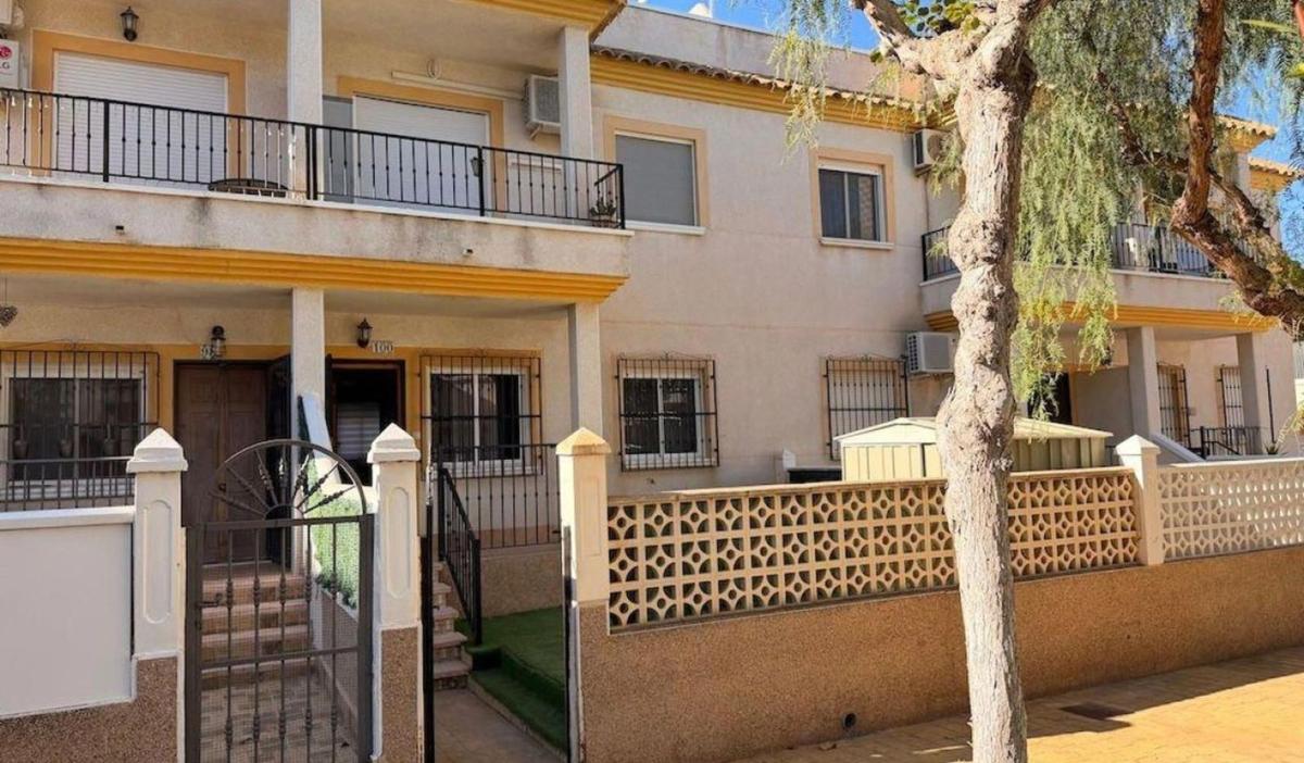 Sale of independent chalet in Casa o chalet en Calle República Dominicana, Las Filipinas, Orihuela, Orihuela
 photo 2