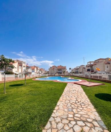 Ático en venta en Ático en J-1 p Flamenca Norte, 68, Playa Flamenca, Orihuela, Orihuela photo 1