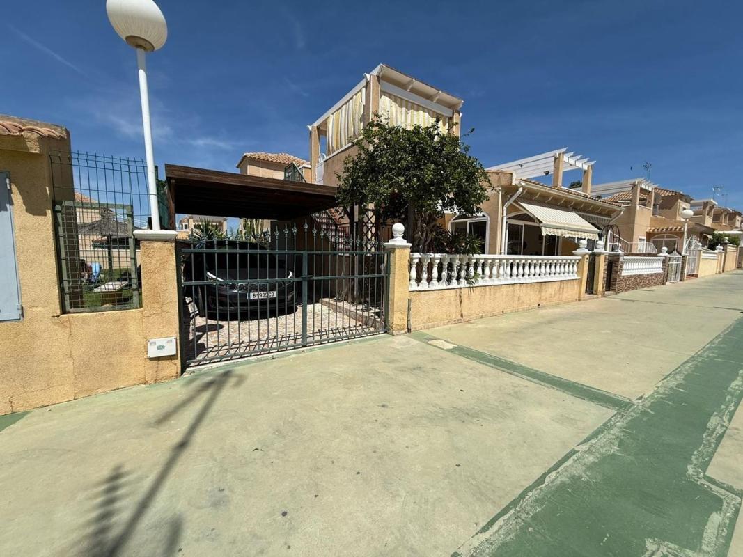 Properties for sale and rent in Spain photo 3