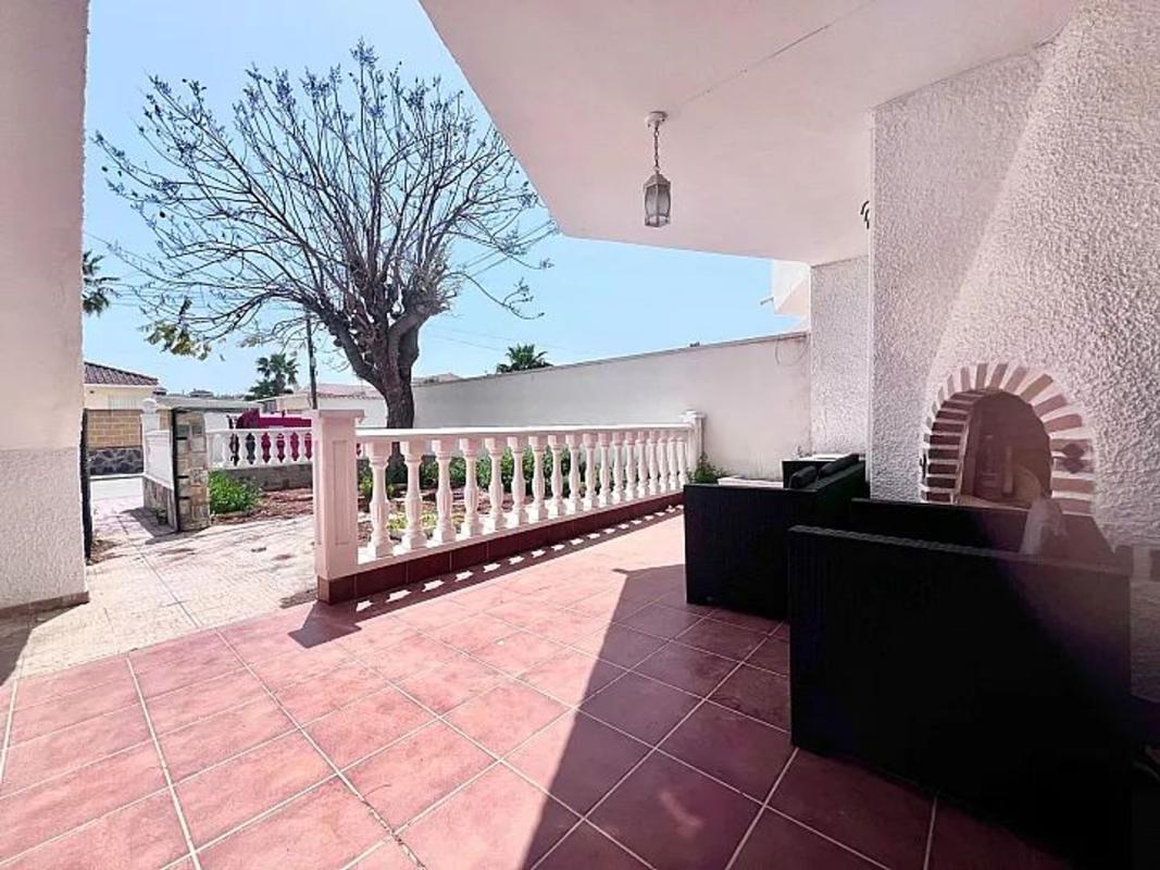 Properties for sale and rent in Spain photo 4