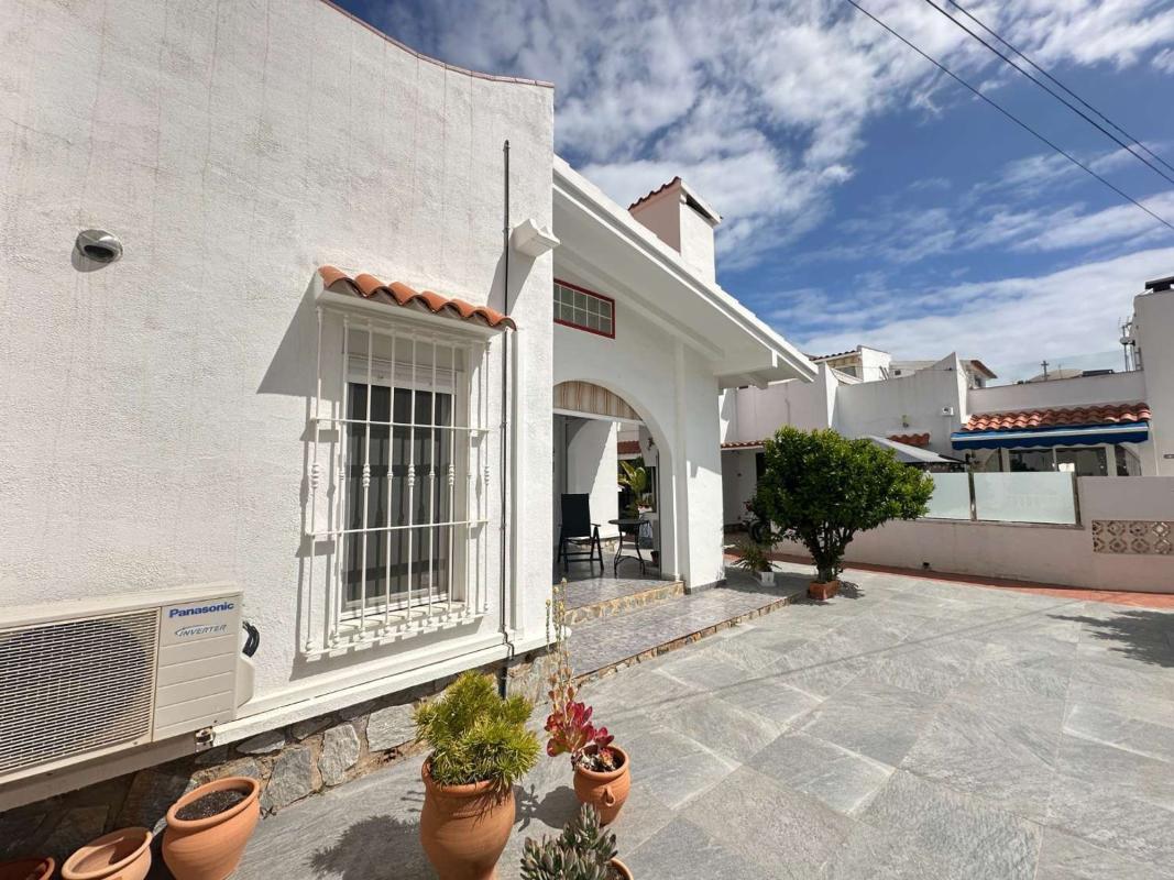 Properties for sale and rent in Spain photo 4