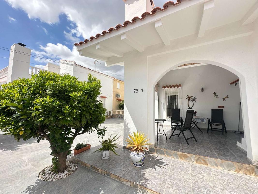 Properties for sale and rent in Spain photo 5