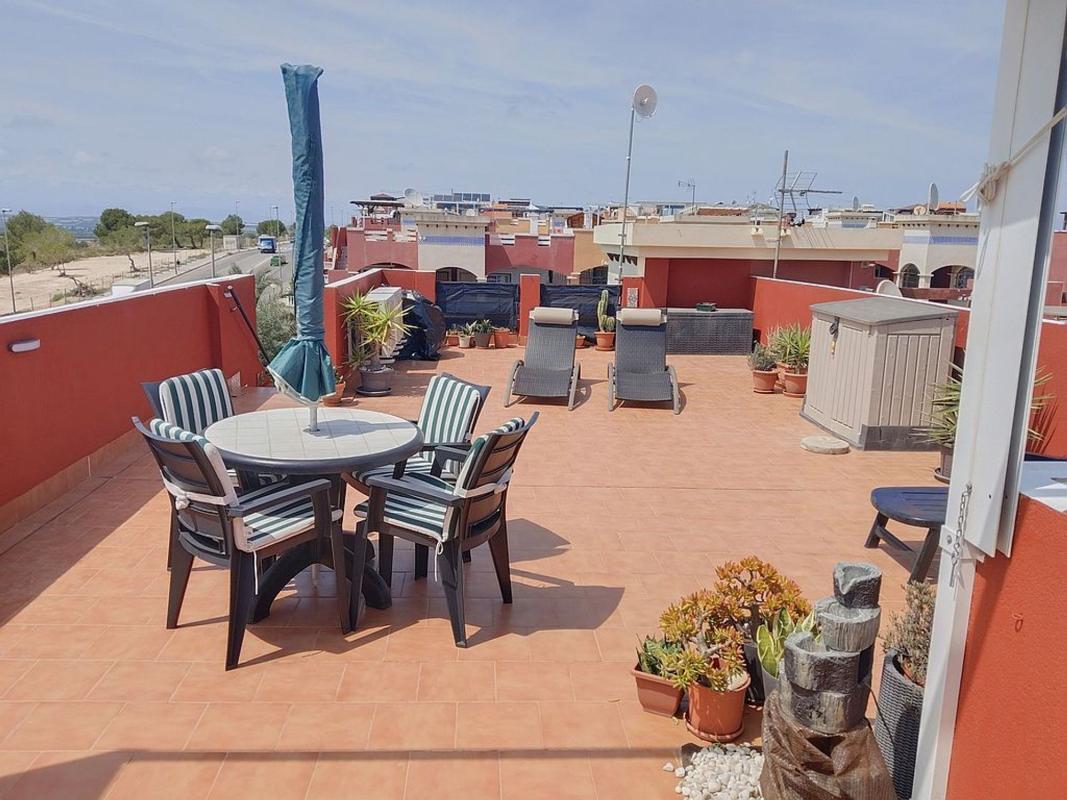 Penthouse sale in  Ático en Calle Lago de Sanabria, Zona Lago - Los Almendros, Orihuela, Orihuela photo 3