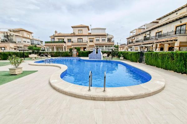 Independent chalet for sale in Casa o chalet en Avenida de California, 2, Horizonte - La Campana, Orihuela, Orihuela
 photo 1
