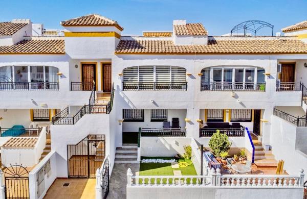 Venta de piso en Piso en Calle Mandarino, Desamparados-Hurchillo-Torremendo, Orihuela, Orihuela
 photo 1