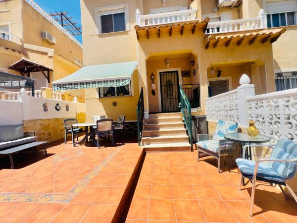 Chalet pareado en Calle Pintor Botí, Villamartín, Orihuela photo 1