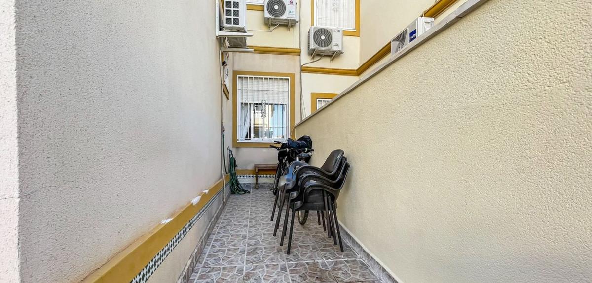 Sale of independent chalet in Casa o chalet en Calle Niágara, 105, Playa Flamenca, Orihuela, Orihuela
 photo 5
