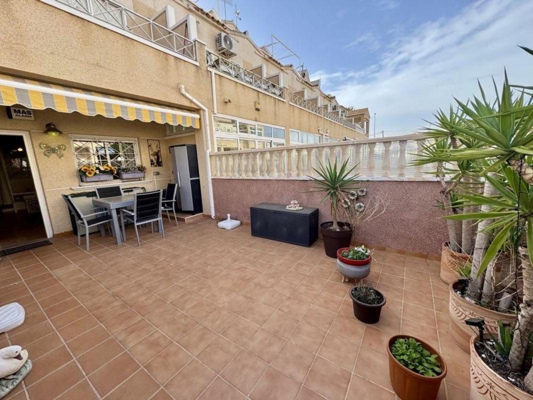 Properties for sale and rent in Spain photo 3
