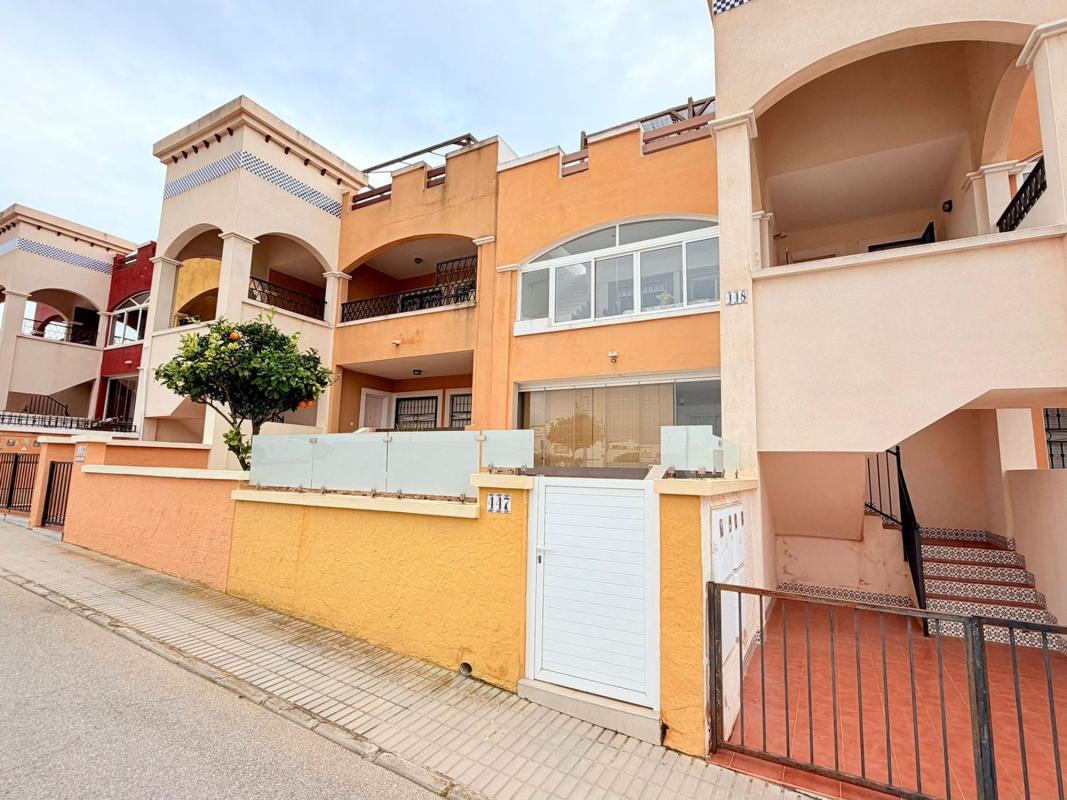 Sale of independent chalet in Casa o chalet en Calle Laguna de Fuentilleja, 147, Zona Lago - Los Almendros, Orihuela, Orihuela
 photo 3