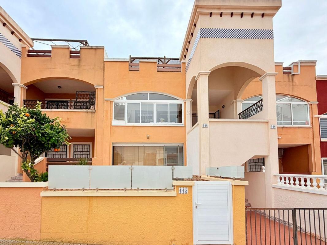 Sale of independent chalet in Casa o chalet en Calle Laguna de Fuentilleja, 147, Zona Lago - Los Almendros, Orihuela, Orihuela
 photo 4