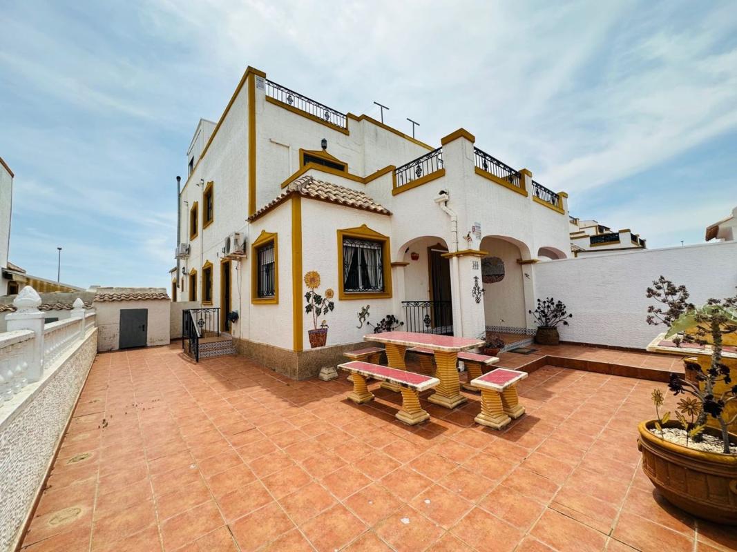 Sprzedaż niezależnego domku jednorodzinnego w  Casa o chalet en Desamparados-Hurchillo-Torremendo, Orihuela, Orihuela photo 2