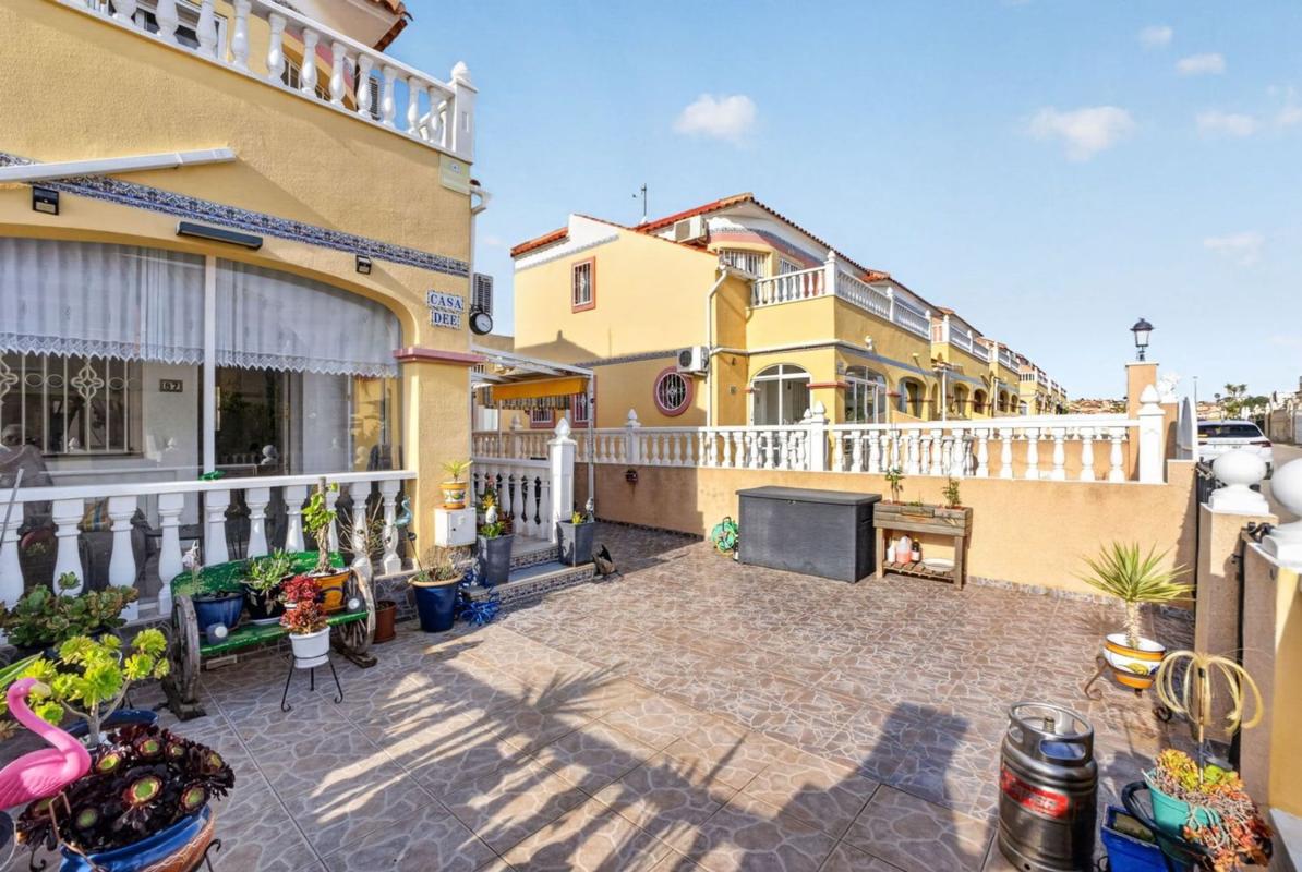 Properties for sale and rent in Spain photo 2