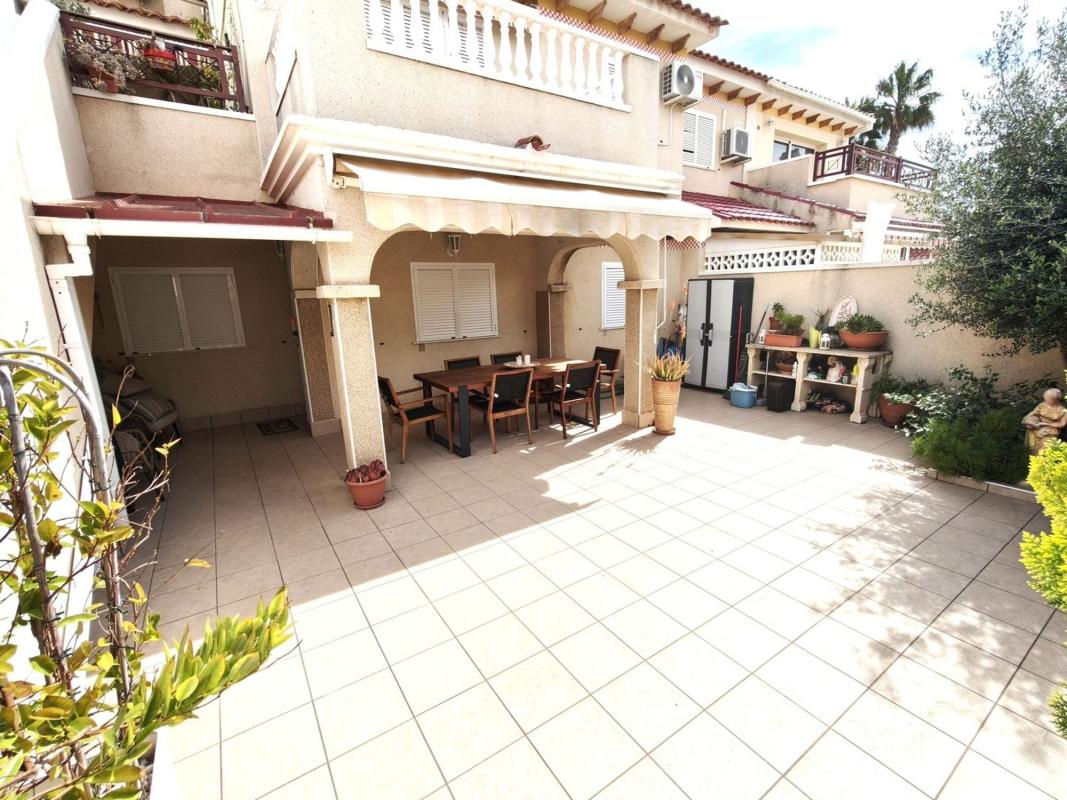 Properties for sale and rent in Spain photo 3