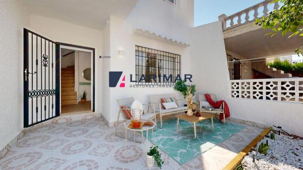 Chalet adosado en Urbanización Florida S2, 145, La Florida, Orihuela photo 2