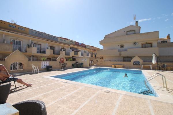 Chalet adosado en Calle Diego Velazquez, Playa Flamenca, Orihuela photo 2